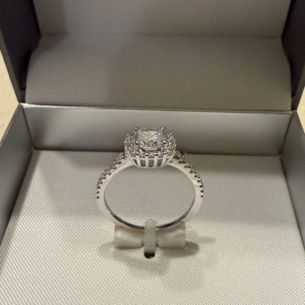 Dazzling  Cubic Zirconia Sterling Silver Women’s Classic occasion Ring Size 9.5 - Picture 2 of 8